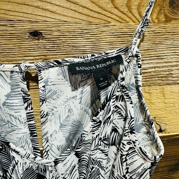 Banana Republic leaf drapey jumpsuit peppercorn Black white flowy luxurious US 0 - Picture 6 of 7